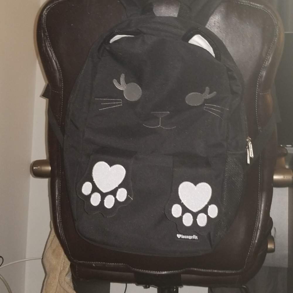 Peekaboo kitty backpack